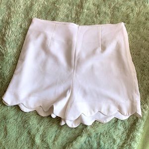 White high waisted shorts with scallop detail, size L
